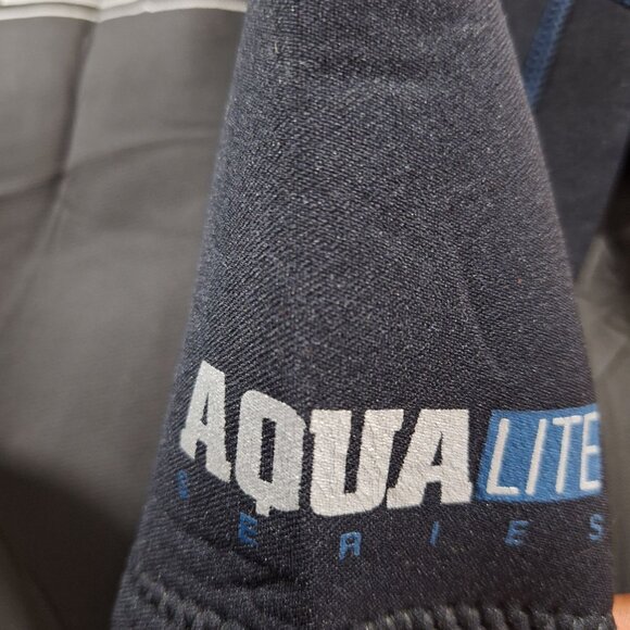 Bare Wetsuit size large - Picture 4 of 7